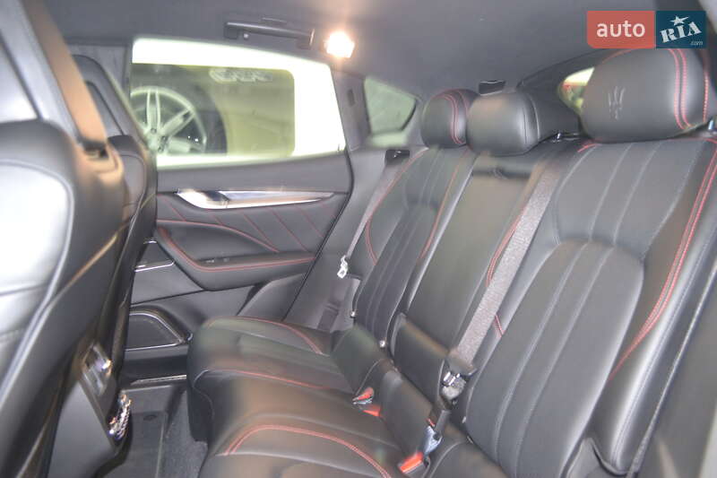 Позашляховик / Кросовер Maserati Levante 2018 в Києві фото 18 Позашляховик / Кросовер Maserati Levante 2018 в Києві