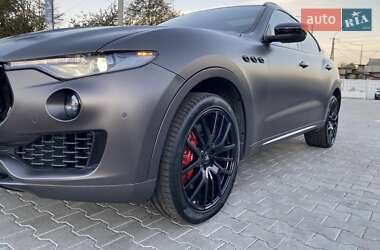 Внедорожник / Кроссовер Maserati Levante 2017 в 