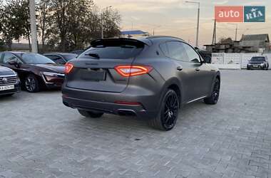 Внедорожник / Кроссовер Maserati Levante 2017 в 