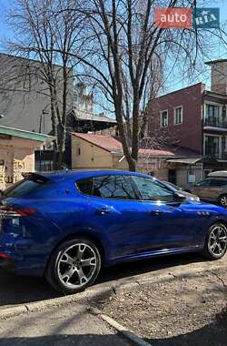Внедорожник / Кроссовер Maserati Levante 2022 в 