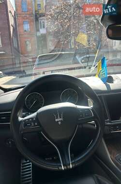 Внедорожник / Кроссовер Maserati Levante 2022 в 