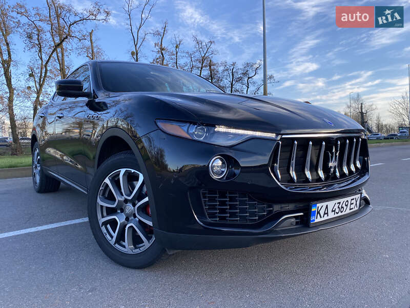 Внедорожник / Кроссовер Maserati Levante 2017 в Киеве
