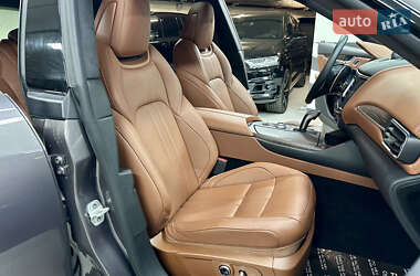 Позашляховик / Кросовер Maserati Levante 2022 в 