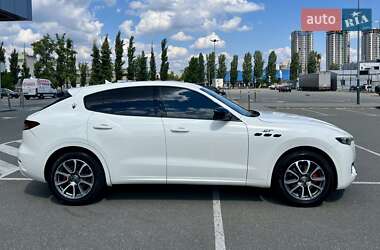 Позашляховик / Кросовер Maserati Levante 2021 в Києві