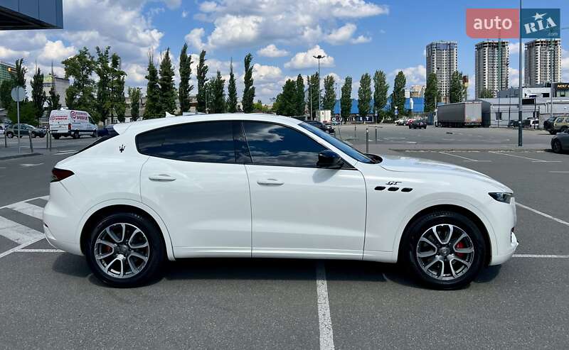 Позашляховик / Кросовер Maserati Levante 2021 в Києві фото 9 Позашляховик / Кросовер Maserati Levante 2021 в Києві