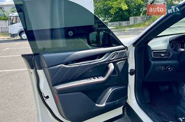 Позашляховик / Кросовер Maserati Levante 2021 в Києві