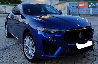 Внедорожник / Кроссовер Maserati Levante 2021 в Киеве