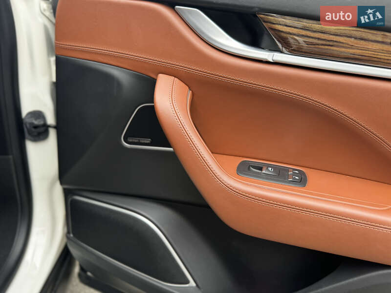 Внедорожник / Кроссовер Maserati Levante 2016 в Киеве фото 15 Внедорожник / Кроссовер Maserati Levante 2016 в Киеве