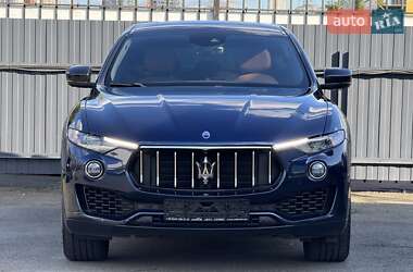 Позашляховик / Кросовер Maserati Levante 2018 в 
