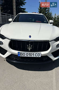 Внедорожник / Кроссовер Maserati Levante 2017 в Тернополе
