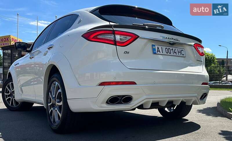 Позашляховик / Кросовер Maserati Levante 2017 в Києві