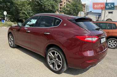 Внедорожник / Кроссовер Maserati Levante 2016 в 