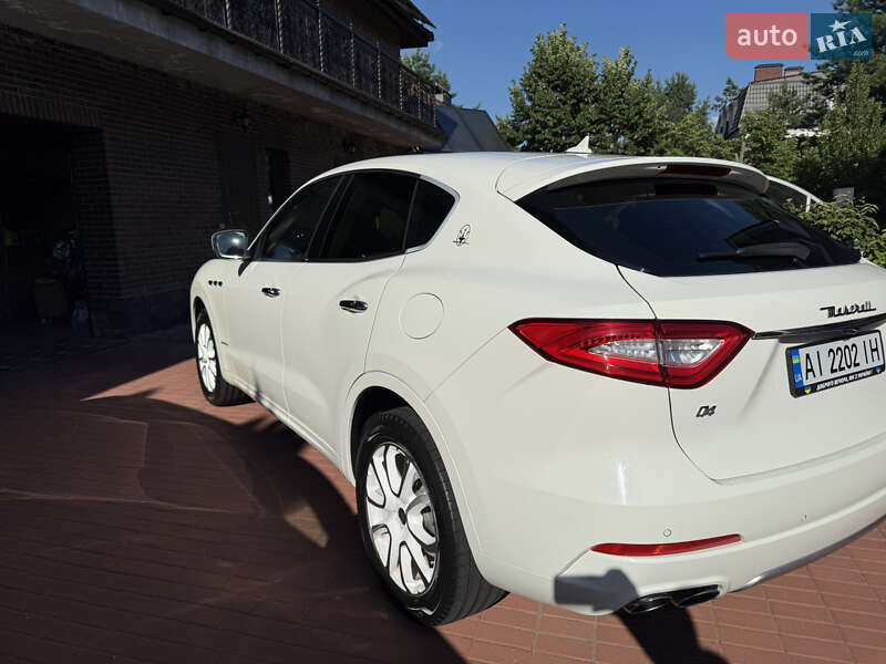 Внедорожник / Кроссовер Maserati Levante 2019 в Киеве