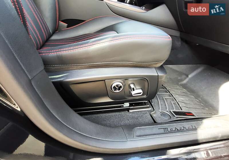 Внедорожник / Кроссовер Maserati Levante 2021 в Киеве