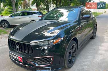 Внедорожник / Кроссовер Maserati Levante 2017 в Киеве