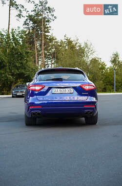 Внедорожник / Кроссовер Maserati Levante 2016 в 