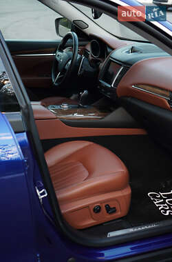 Внедорожник / Кроссовер Maserati Levante 2016 в 