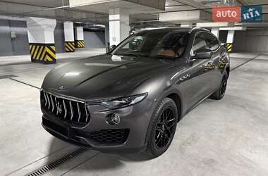 Внедорожник / Кроссовер Maserati Levante 2016 в Днепре