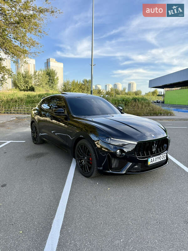 Позашляховик / Кросовер Maserati Levante 2020 в Києві