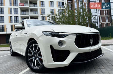 Позашляховик / Кросовер Maserati Levante 2017 в Львові