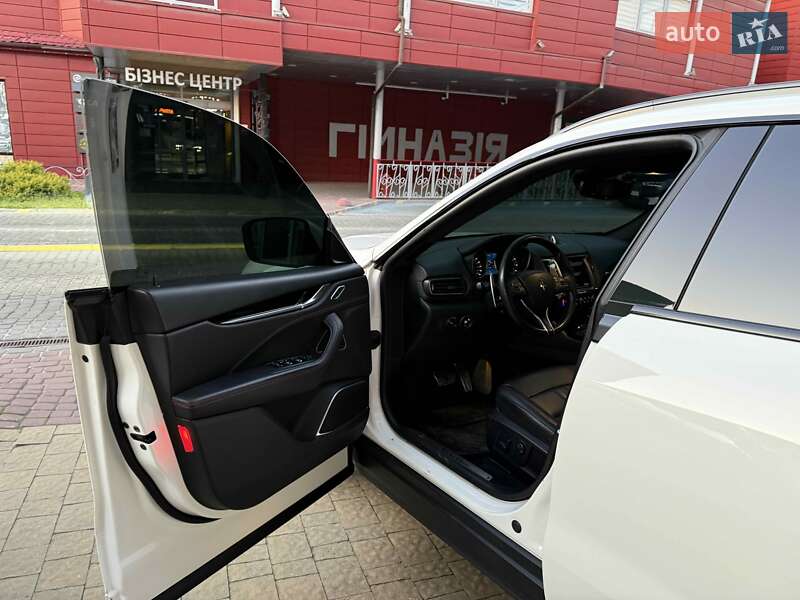Внедорожник / Кроссовер Maserati Levante 2018 в Львове