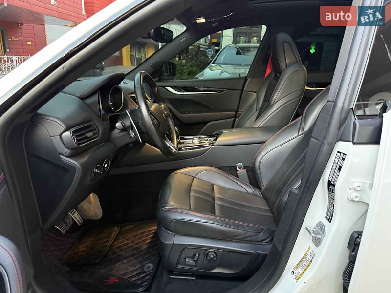 Внедорожник / Кроссовер Maserati Levante 2018 в Львове