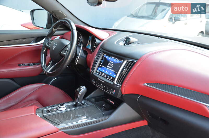 Позашляховик / Кросовер Maserati Levante 2017 в Києві