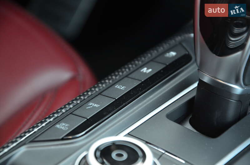 Позашляховик / Кросовер Maserati Levante 2017 в Києві