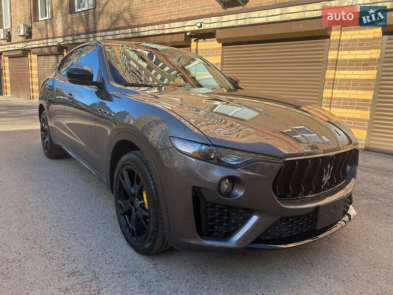 Внедорожник / Кроссовер Maserati Levante 2021 в Киеве