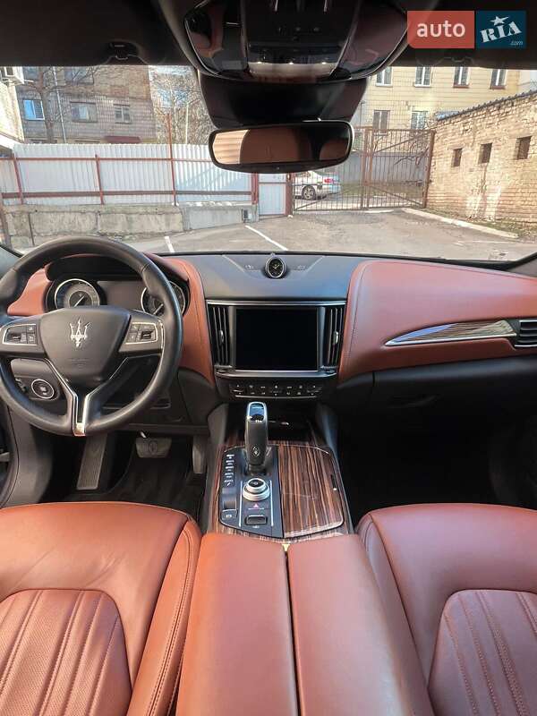 Внедорожник / Кроссовер Maserati Levante 2021 в Киеве