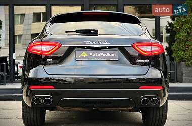 Внедорожник / Кроссовер Maserati Levante 2018 в 