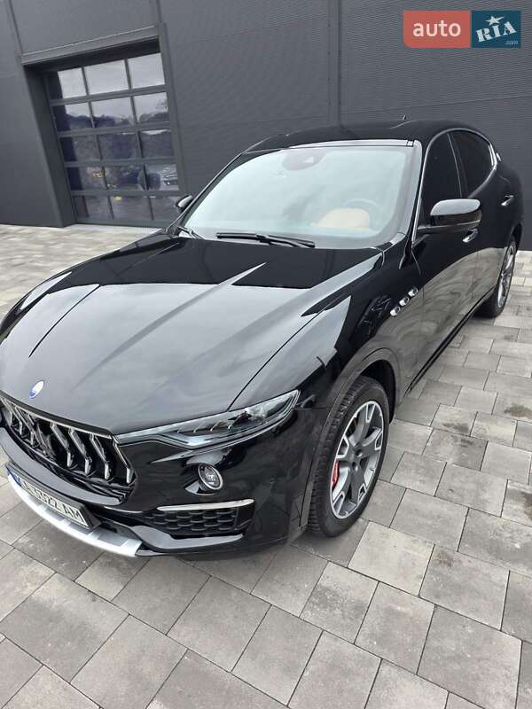 Внедорожник / Кроссовер Maserati Levante 2021 в Киеве