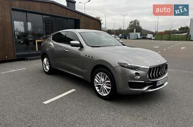 Внедорожник / Кроссовер Maserati Levante 2019 в Киеве