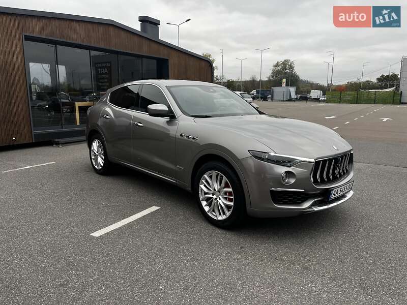 Внедорожник / Кроссовер Maserati Levante 2019 в 