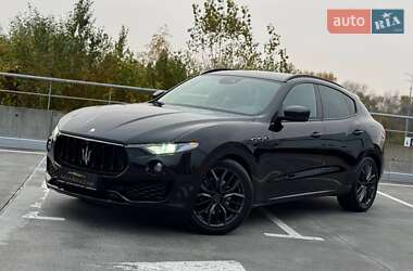 Внедорожник / Кроссовер Maserati Levante 2018 в  фото 7 Внедорожник / Кроссовер Maserati Levante 2018 в