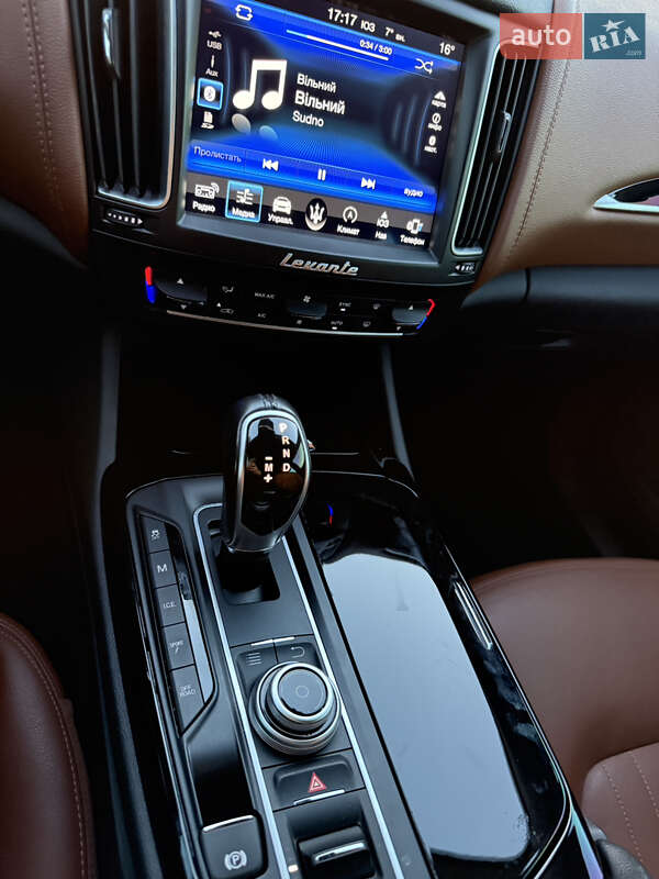 Внедорожник / Кроссовер Maserati Levante 2018 в Киеве