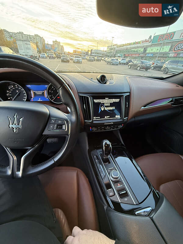 Внедорожник / Кроссовер Maserati Levante 2018 в Киеве