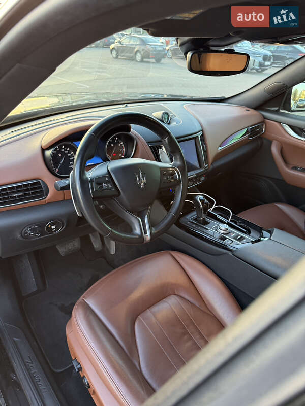 Внедорожник / Кроссовер Maserati Levante 2018 в Киеве