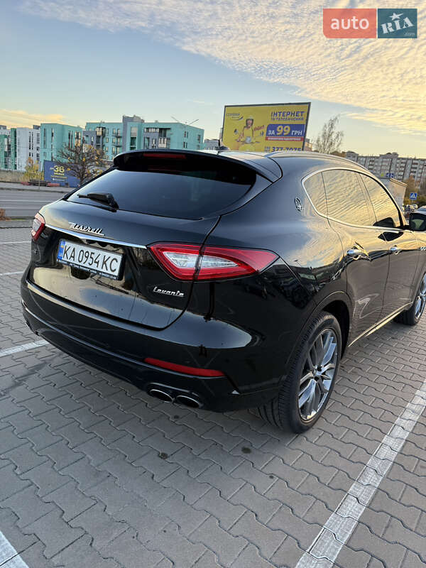 Внедорожник / Кроссовер Maserati Levante 2018 в Киеве
