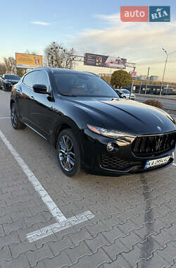 Внедорожник / Кроссовер Maserati Levante 2018 в Киеве