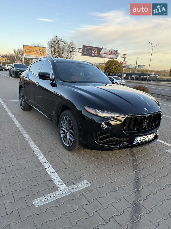 Внедорожник / Кроссовер Maserati Levante 2018 в Киеве