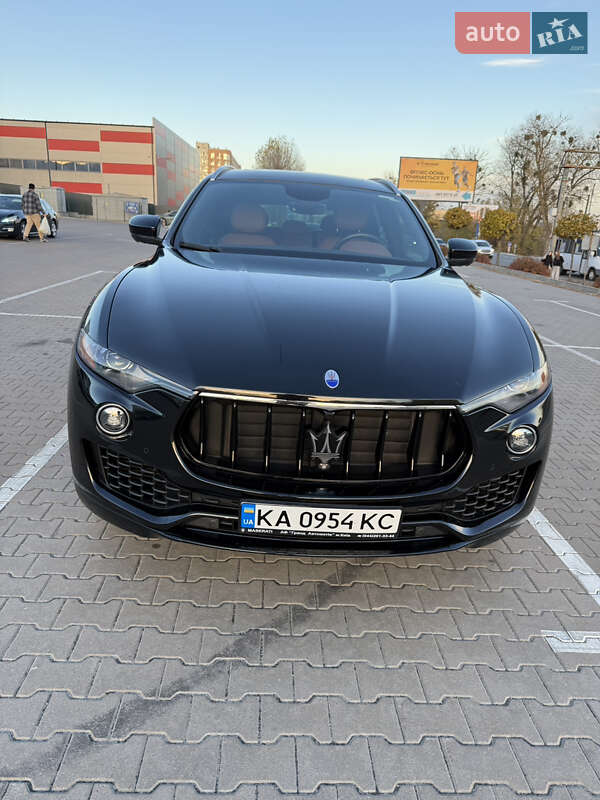 Внедорожник / Кроссовер Maserati Levante 2018 в Киеве