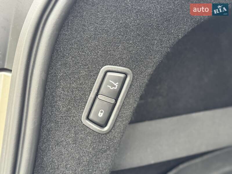 Позашляховик / Кросовер Maserati Levante 2017 в Києві