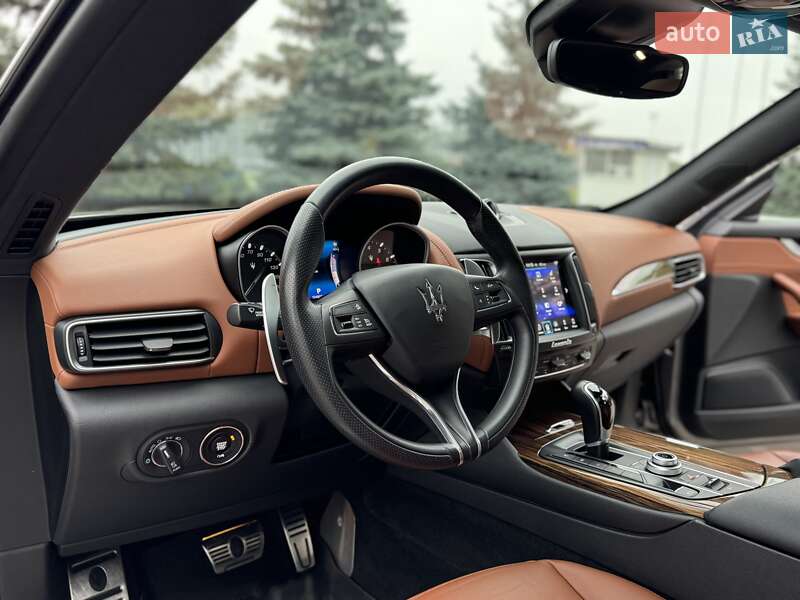 Позашляховик / Кросовер Maserati Levante 2017 в Києві