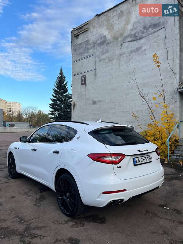 Позашляховик / Кросовер Maserati Levante 2016 в Києві