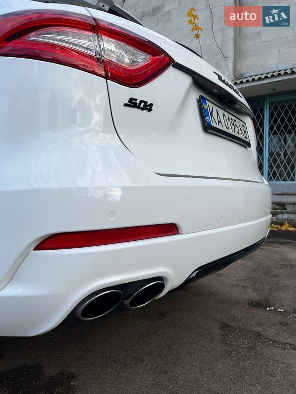 Позашляховик / Кросовер Maserati Levante 2016 в Києві