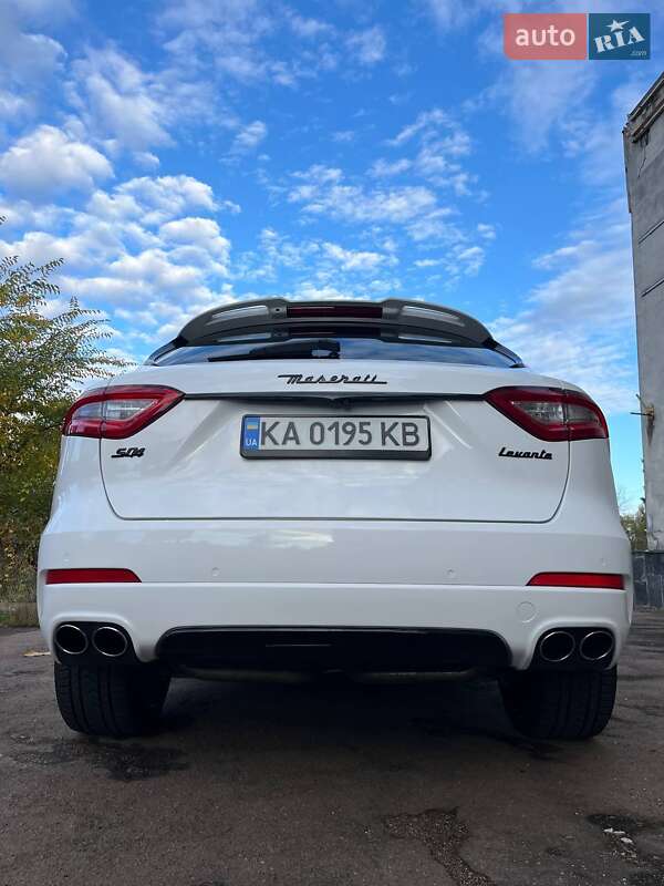 Позашляховик / Кросовер Maserati Levante 2016 в Києві