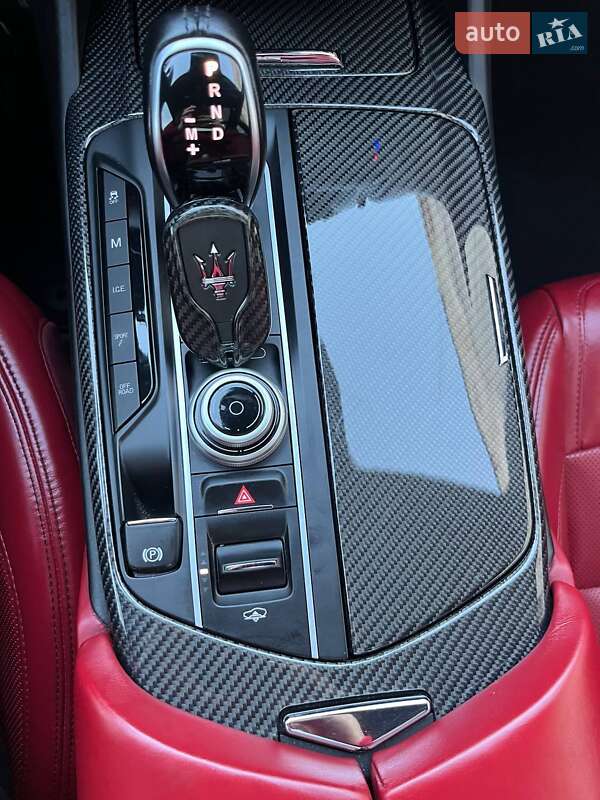 Позашляховик / Кросовер Maserati Levante 2016 в Києві