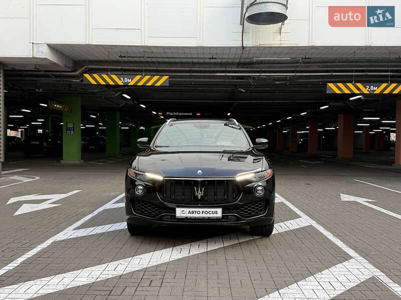 Внедорожник / Кроссовер Maserati Levante 2018 в Киеве
