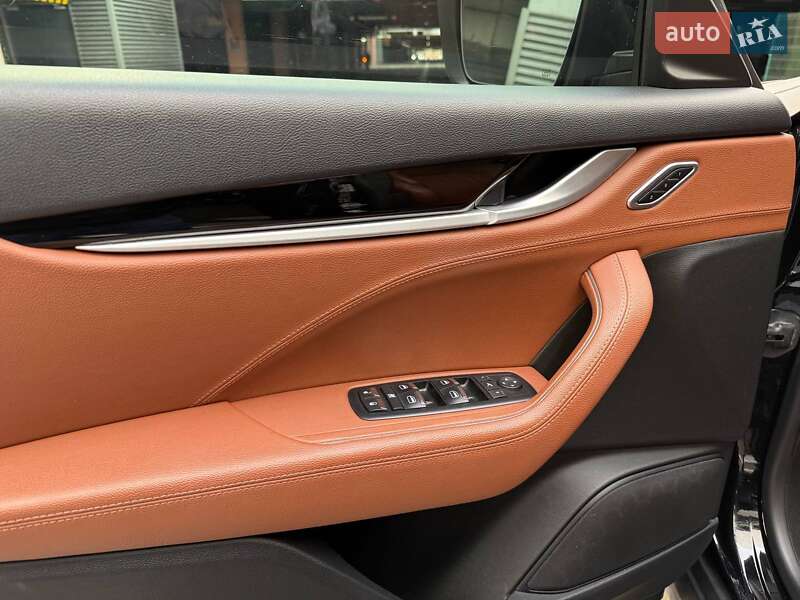 Внедорожник / Кроссовер Maserati Levante 2018 в Киеве